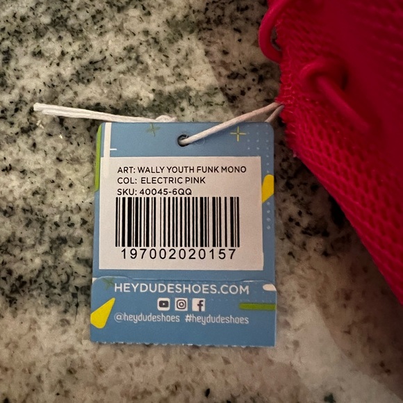 HEY DUDE Funk Mono Electric Pink Barbie Hot Neon Pink Wally Youth Wendy - Picture 4 of 7